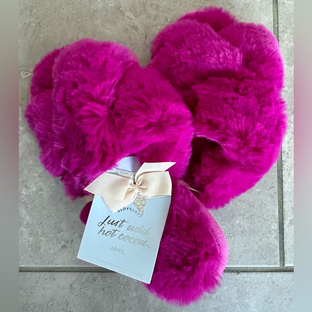 🎉 HOST PICK! 🎉 [NEW UNWORN] LOFT Faux Fur Slippers, Fuschia 7-8/M